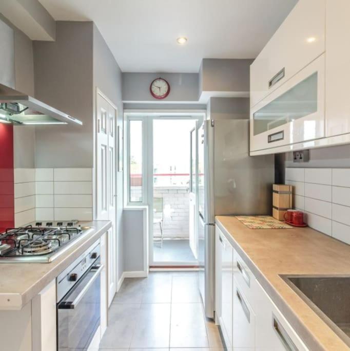 Top Floor 1 Bedroom Apartment With Views Over London Kültér fotó